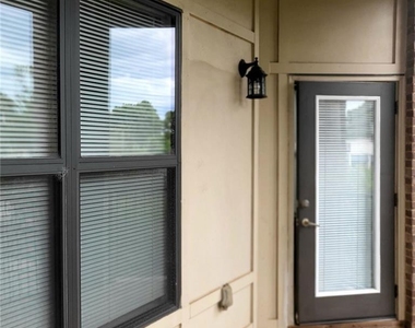 898 Oak Street Sw - Photo Thumbnail 16