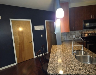 898 Oak Street Sw - Photo Thumbnail 9