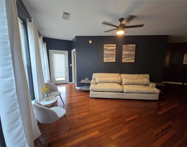 898 Oak Street Sw - Photo Thumbnail 10