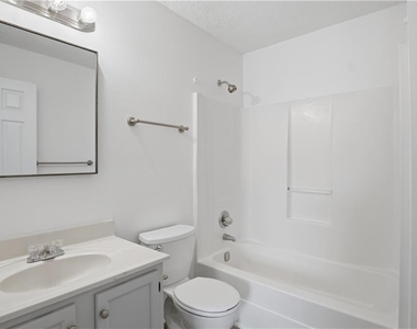 1100 Westfield Trace Se - Photo Thumbnail 14