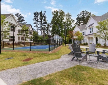 2000 Harvest Pond Circle - Photo Thumbnail 31