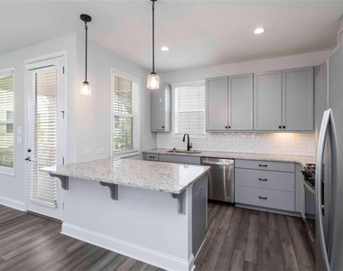 2000 Harvest Pond Circle - Photo Thumbnail 1
