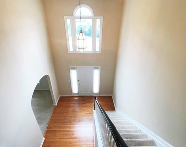 377 Fairbrook Circle - Photo Thumbnail 4