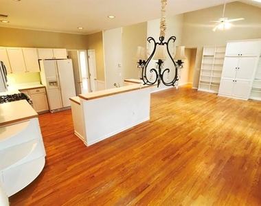 377 Fairbrook Circle - Photo Thumbnail 10