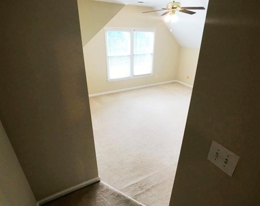 377 Fairbrook Circle - Photo Thumbnail 21