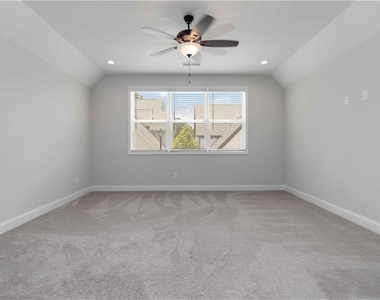 2000 Harvest Pond Circle - Photo Thumbnail 14