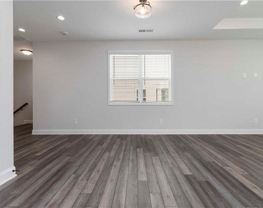 2000 Harvest Pond Circle - Photo Thumbnail 43