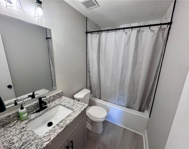 3814 Whaley Court - Photo Thumbnail 9