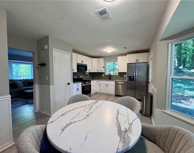 3814 Whaley Court - Photo Thumbnail 5