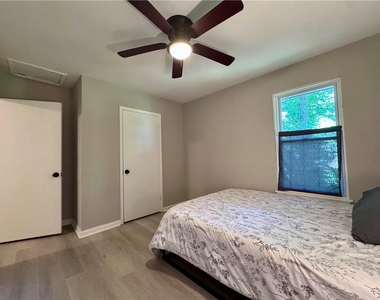 3814 Whaley Court - Photo Thumbnail 11