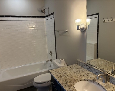 620 Glen Iris Ne - Photo Thumbnail 7