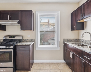 1522 N Austin Boulevard - Photo Thumbnail 7