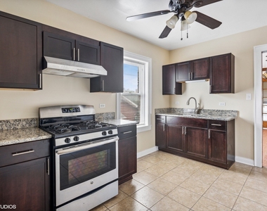 1522 N Austin Boulevard - Photo Thumbnail 8