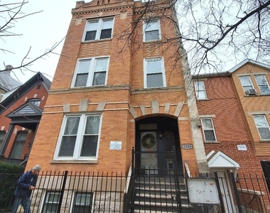 1254 N Maplewood Avenue - Photo Thumbnail 2