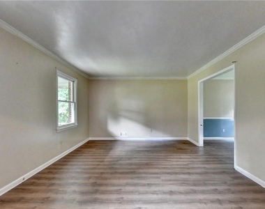 268 Allen Court Sw - Photo Thumbnail 5