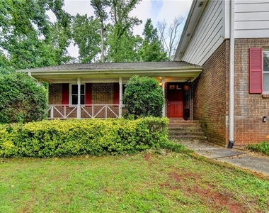 268 Allen Court Sw - Photo Thumbnail 3