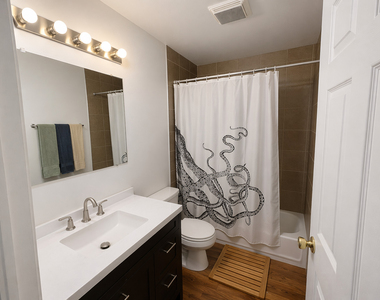 3740 N Janssen Avenue - Photo Thumbnail 11