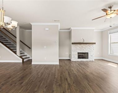 1098 Township Square - Photo Thumbnail 14
