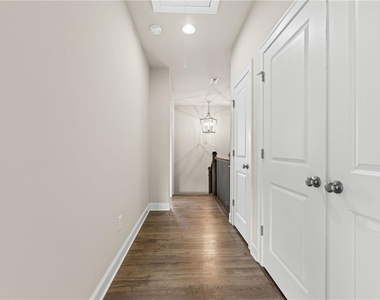 1098 Township Square - Photo Thumbnail 22