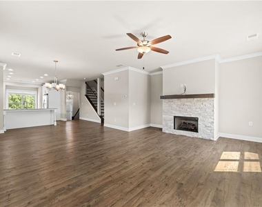 1098 Township Square - Photo Thumbnail 15