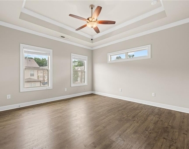 1098 Township Square - Photo Thumbnail 23
