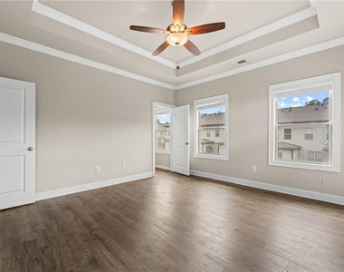 1098 Township Square - Photo Thumbnail 25