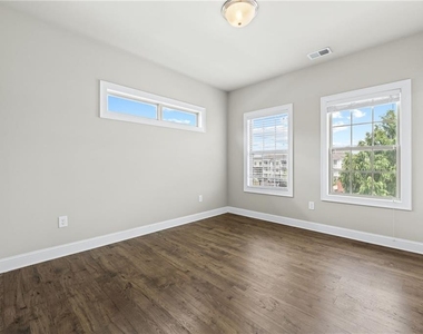 1098 Township Square - Photo Thumbnail 33