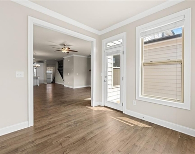 1098 Township Square - Photo Thumbnail 18