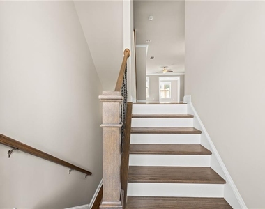 1098 Township Square - Photo Thumbnail 5