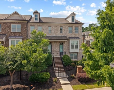 1098 Township Square - Photo Thumbnail 1