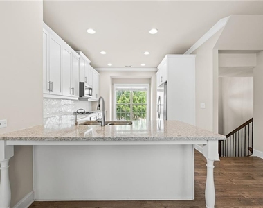 1098 Township Square - Photo Thumbnail 6