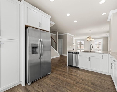 1098 Township Square - Photo Thumbnail 10