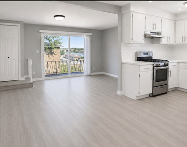 15700 Reynolds Lane - Photo Thumbnail 1