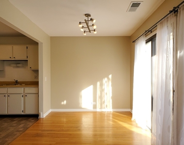 733 Plum Tree Court - Photo Thumbnail 9