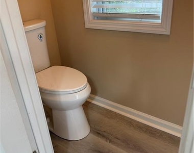 1646 Hedington Court - Photo Thumbnail 12