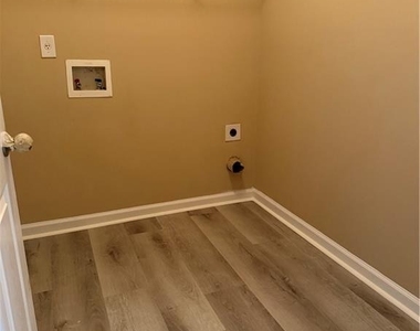 1646 Hedington Court - Photo Thumbnail 7