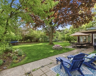 9343 Hamlin Avenue - Photo Thumbnail 28