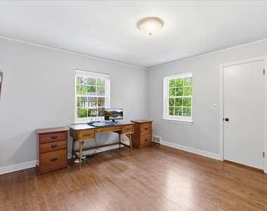9343 Hamlin Avenue - Photo Thumbnail 24