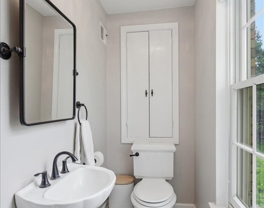 9343 Hamlin Avenue - Photo Thumbnail 16