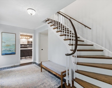 9343 Hamlin Avenue - Photo Thumbnail 12
