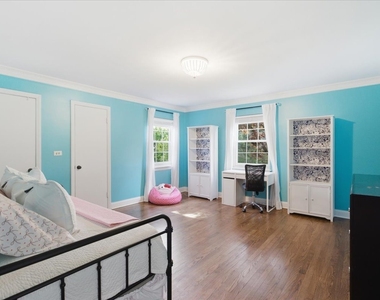 9343 Hamlin Avenue - Photo Thumbnail 23