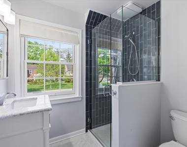 9343 Hamlin Avenue - Photo Thumbnail 27