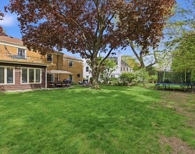 9343 Hamlin Avenue - Photo Thumbnail 32
