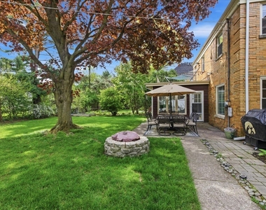 9343 Hamlin Avenue - Photo Thumbnail 31