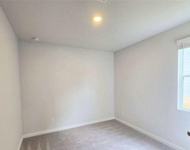 2665 Mourning Dove Drive - Photo Thumbnail 7