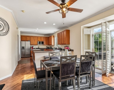 9482 Inverness Drive - Photo Thumbnail 5