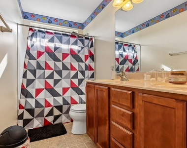 9482 Inverness Drive - Photo Thumbnail 8