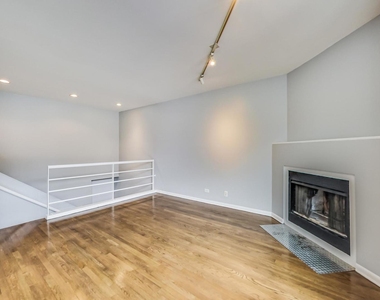 2343 N Greenview Avenue - Photo Thumbnail 5