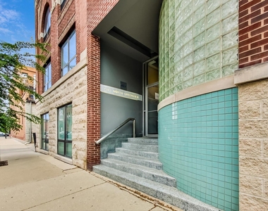 2343 N Greenview Avenue - Photo Thumbnail 1