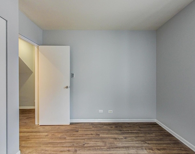 2343 N Greenview Avenue - Photo Thumbnail 15